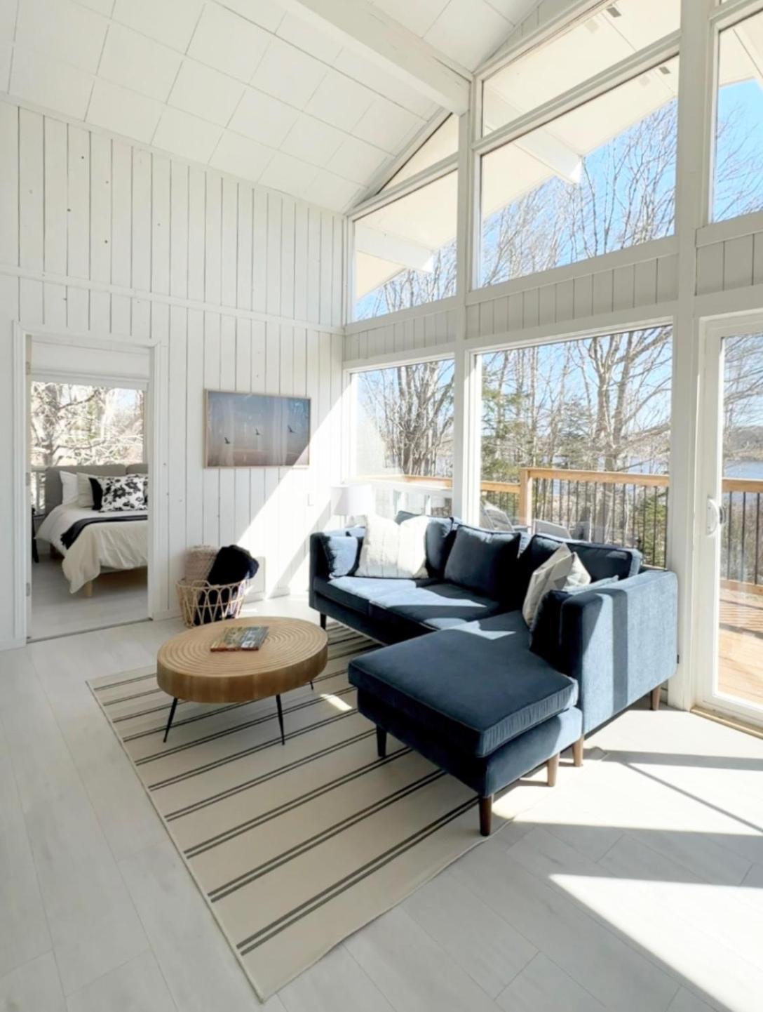 Blissful Oceanfront Cottage In Port Mouton Exteriör bild